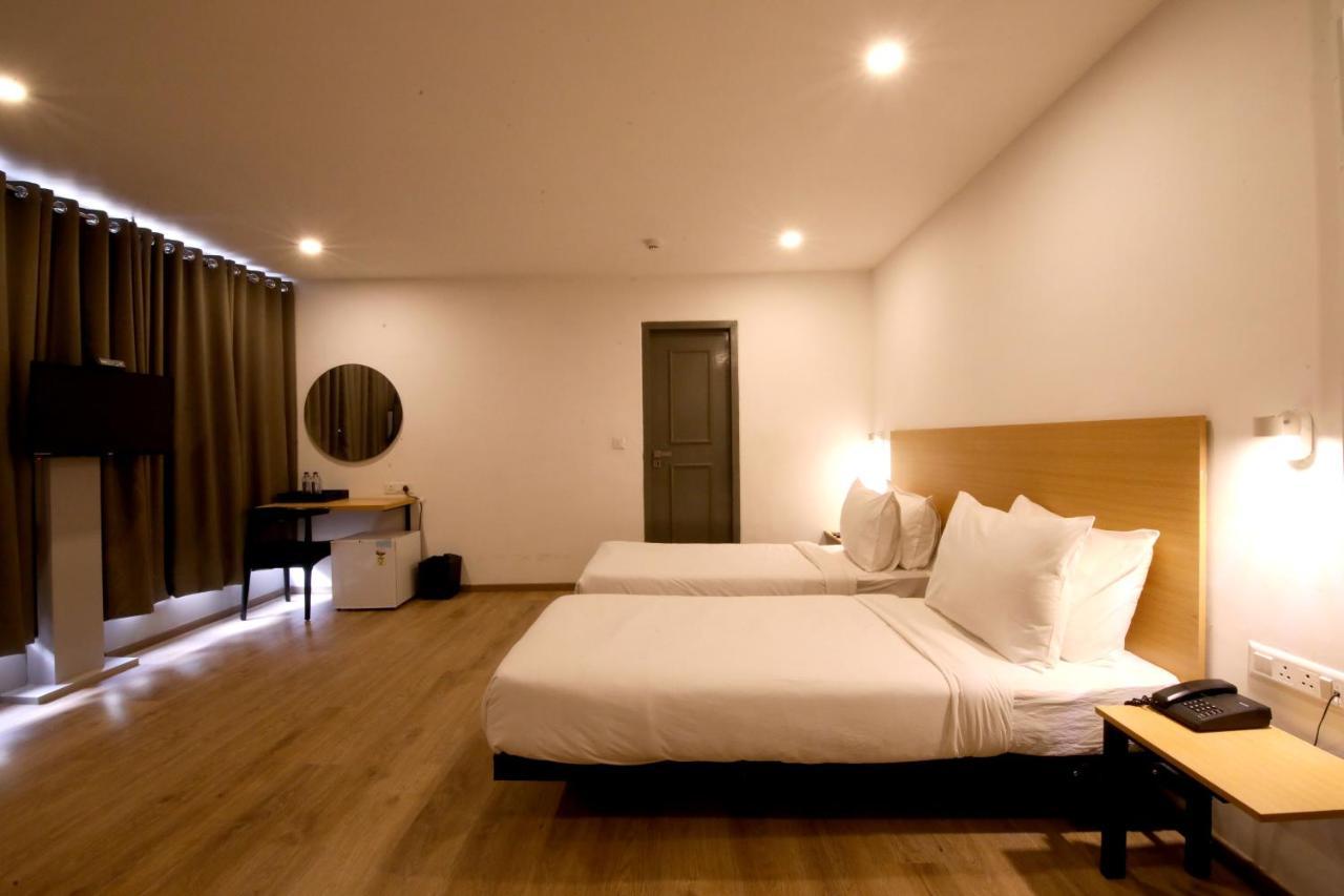 Crayon Hotels Gandhinagar Kültér fotó